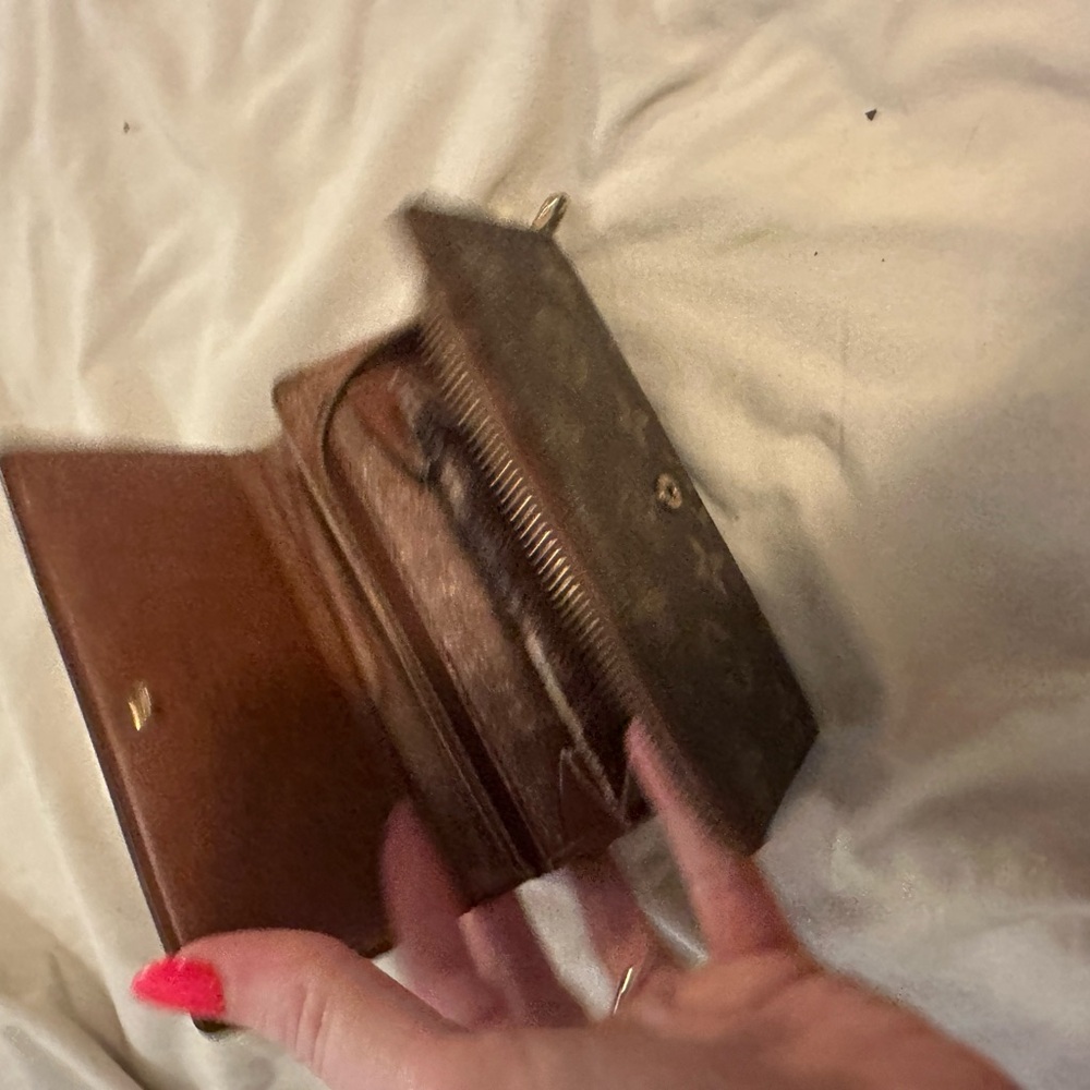 *AUTHENTIC* 
Louis Vuitton Classic Brown Monogram Wallet - Picture 2 of 3